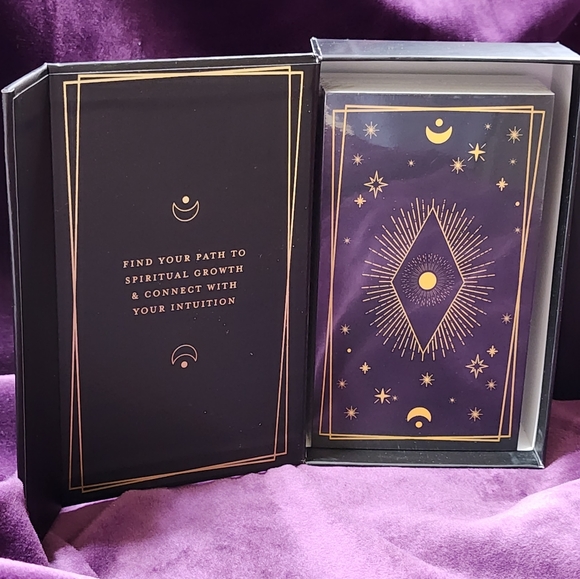 Deluxe Black & Gold Tarot Card Set and Booklet 78 Cards - Picture 3 of 13